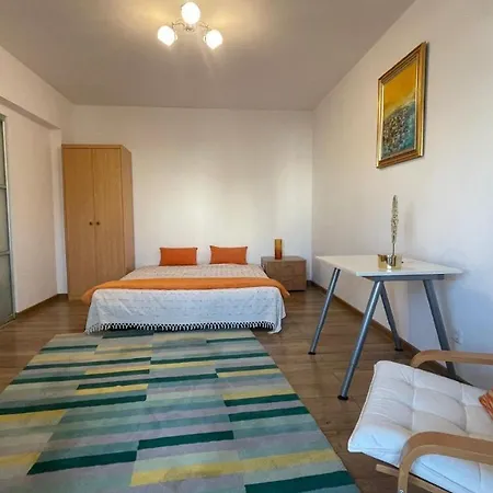 Old Town Center Calea Victoriei