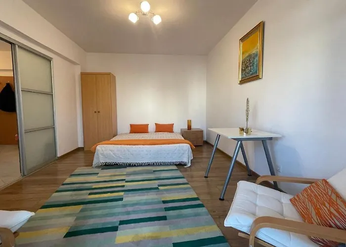 Old Town Center Calea Victoriei